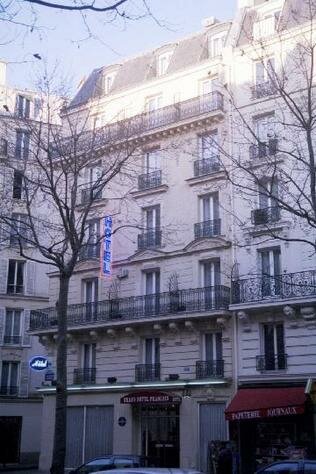 Hotel Grand Francais, Paris, France Photo - Grand Hotel Francais, Paris, France 